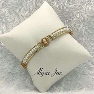 *RARE* Vintage Cameo Estate Jewelry - Rafka Bracelet